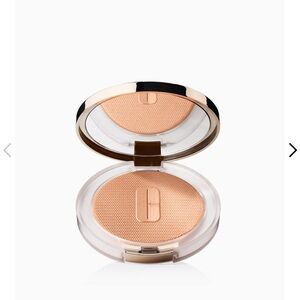 Clinique True Highlight™ Weightless Face Glow Illuminator in Starlit